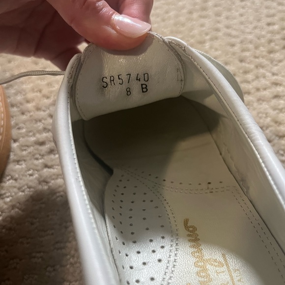 Salvatore Ferragamo sport shoe. Size 8 - Picture 5 of 7